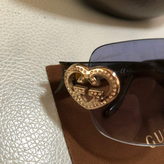 GUCCI サングラス インターロッキング ハートロゴ