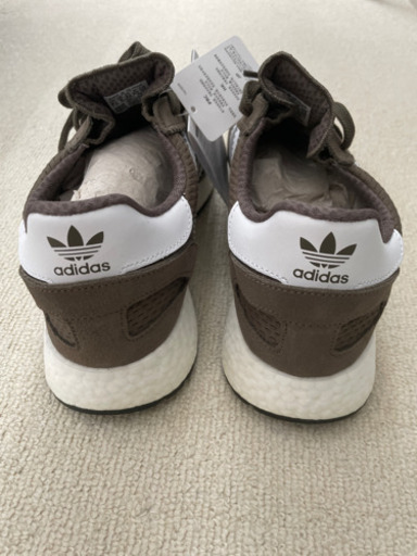 adidasスニーカー（未使用）