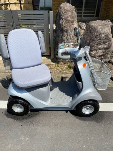 トヨタ 安心のブランド セニアカー展示品 エブリデー バッテリは新品に ...