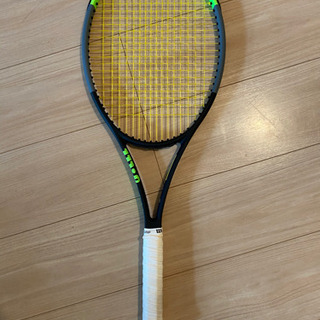 テニスラケット　Wilson Blade 98 16×19 v7.0