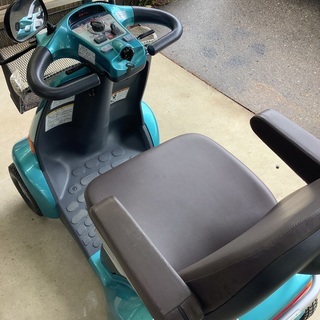 四輪電動車いす