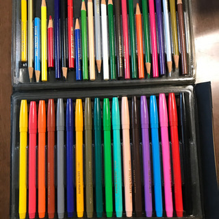 色鉛筆と色ペン