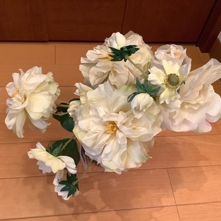 造花　花瓶　白