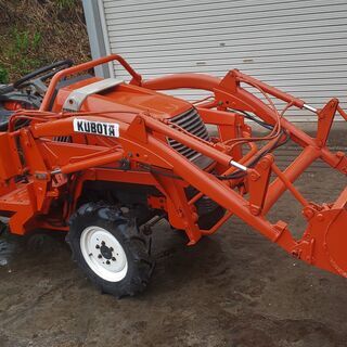 クボタ、グレイタスローダーのバケット取り付け金具A 宮崎 クボタ グレイタスローダ JLH252 バケット 純正 アタッチメント