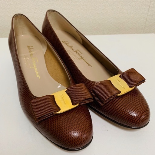 【値下げしました】フェラガモ ヴァラパンプス  6 1/2 C 茶色