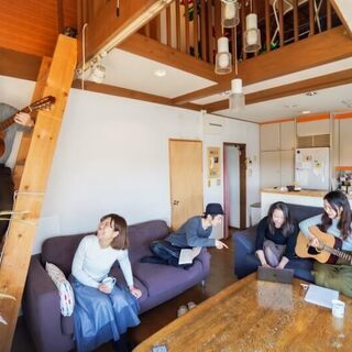 期間限定訳あり価格 下北沢のおしゃれな一軒家で外国人シェアメイトと生活 大人気 Come On Up 下北沢のシェアハウスの不動産 住宅情報 無料掲載の掲示板 ジモティー 期間限定訳あり価格 下北沢のおしゃれな一軒家で外国人シェアメイトと生活 大人気 Come On Up 下北沢のシェアハウスの不動産 住宅情報 無料掲載の掲示板 ジモティー