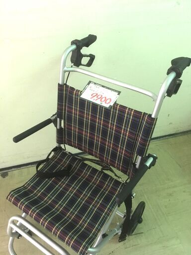 【1台2役！】車椅子にもなる歩行器　座面幅:横45cｍ×奥行35cm 9,900円