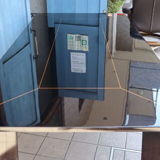 IDC OTSUKA(大塚家具)の人気シリーズSPLENDOR(スプレンダー)のダイニングテーブル/ブラックです。稀少なバーズアイ・メープルを使用した高級感のある天板はダイニングを洗練された印象に。