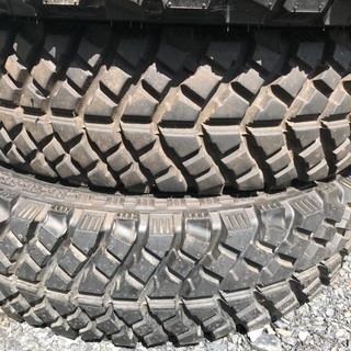タイヤ、ホイール ジムニー 185/85 16 MT バリ山