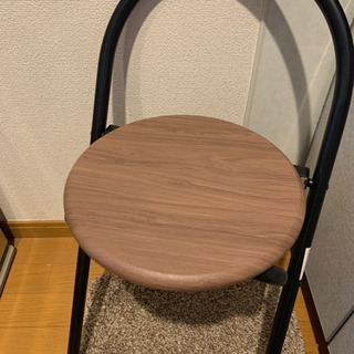 パイプ椅子　300円
