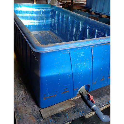 ■値下げ【中古】水槽 外寸幅2360mm×奥行1150mm×高さ750mm