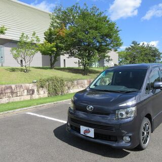 【ネット決済】【自社ローン】【車検2年付き】ヴォクシーＺＳ★バッ...