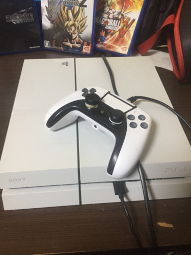 プレステ4とソフト３本セット！商談中