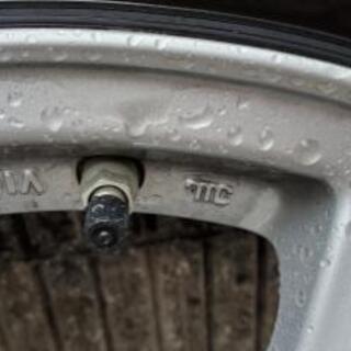 車のパーツ 215/55 R17 空気圧センサー付 BS スタッドレスホイールセット