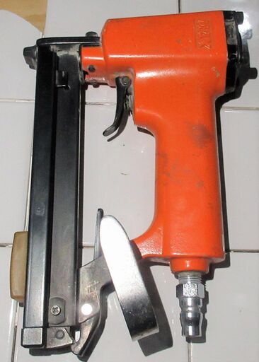 ☆マックス MAX TA-20A/422J 常圧ステープル用エアネイラ キュウオン釘打ち機◆プロの早打ちに応える優れた速射性能を実現