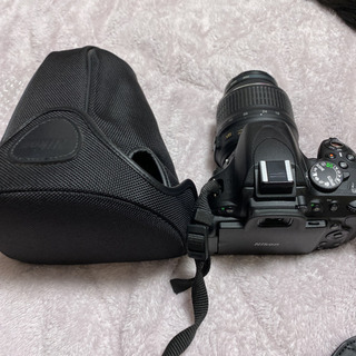 Nikon D5100  望遠レンズ、ケース、充電器付き Nikon D5100 ダブルレンズセット 望遠レンズ 手ぶれ補正付き 付属品