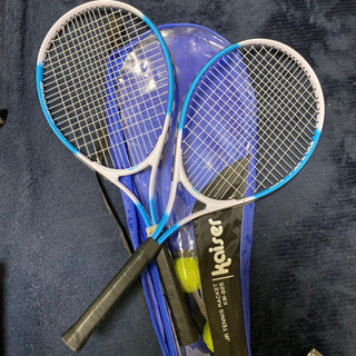 硬式用テニスラケット 2本（ケース、ボールつき）