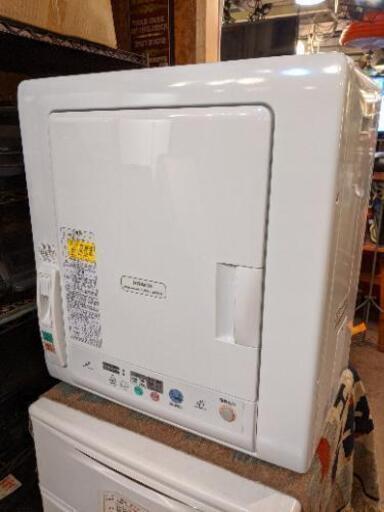 【売約済み】　乾燥機　乾燥器　衣類乾燥機　衣類乾燥器　日立　除湿形電気衣類乾燥機　DE-N45FX　Hitachi 　2015年製　あとは着るだけ