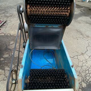 使われてた動作品 根菜洗い 上ブラシ新品で程度が良い 高橋