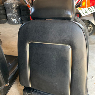 ハコスカ　4枚　純正シート　運転席&助手席 ハコスカ 4枚 純正シート 運転席&助手席