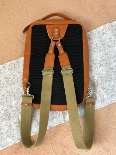 本革リュック　スリムA4対応　パソコン可　オシャレ