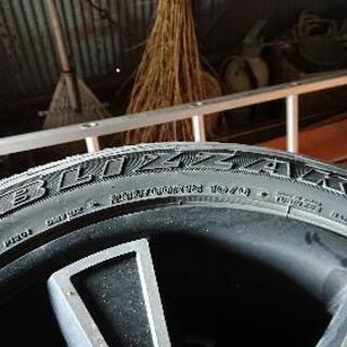 【ネット決済】18インチ スタッドレスタイヤ 235/60R18...