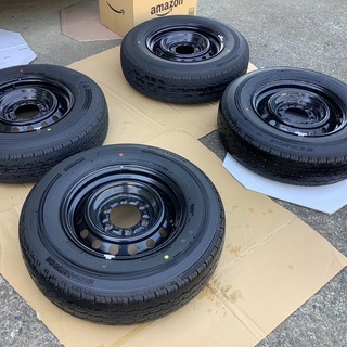 ハイエース令和3年4月納車　走行700キロ外し　製造21年10週製造純正タイヤホイールナット付き