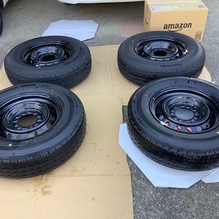 ハイエース令和3年4月納車　走行700キロ外し　製造21年10週製造純正タイヤホイールナット付き