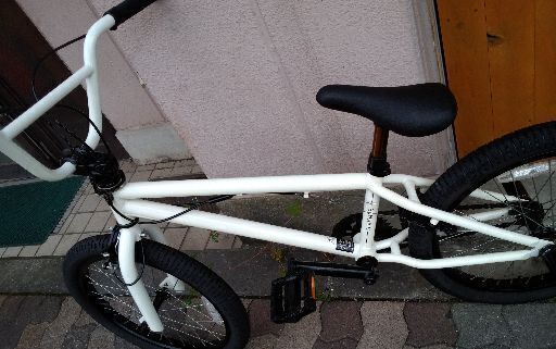 GT.SLAMMER[スラマー]20吋 子供用BMX(ホワイト) Slammer - GT Bicycles