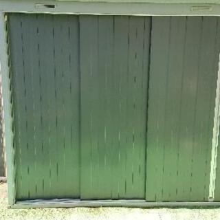 引き取り 物置(扉灰色,ﾀﾃ145㎝,ﾖｺ231㎝,高さ207㎝)
    イナバ  NXN-30H型