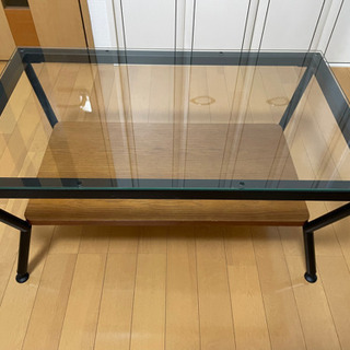 【ネット決済】ガラス　ローテーブル　2500円