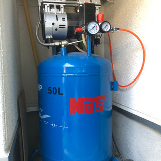 【相談中】超静音オイルレスコンプレッサー 100V ＋おまけ付き！スプレーガン2丁＋接続ホース！※塗装、エアロ塗装、車整備に！