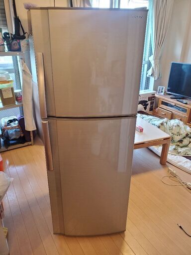 冷蔵庫売ります。