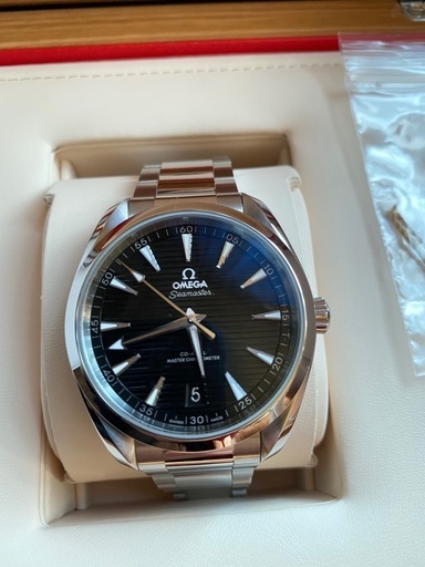 ＊完売＊OMEGA SEAMASTER  AQUA TERRA  オメガ　シーマスター　アクアテラ 150﻿M ブラック　コーアクシャル マスター クロノメーター 41M﻿M 220.10.41.21.01.001 中古❗️超美品❗️腕時計　時計　機械式　高級　ブランド