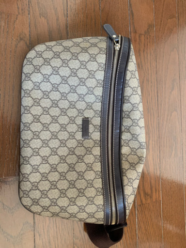 GUCCI ボディバッグ