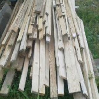 小割・桟木　（薪材。焚きつけ材）