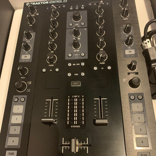 DJミキサー　NATIVE INSTRUMENTS TRAKTOR KONTROL Z2