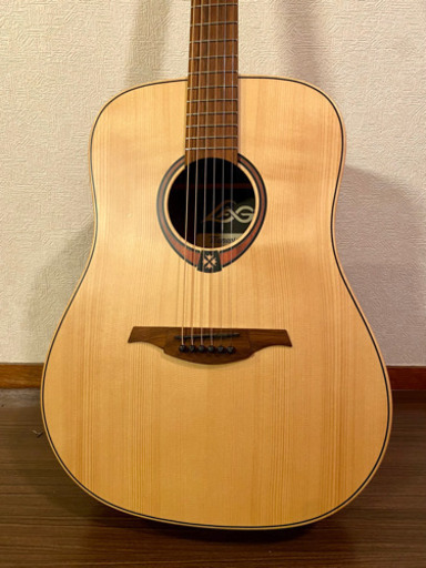 アコースティックギター LAG T-70D ケース付