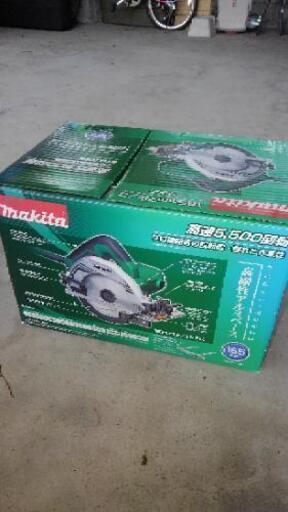 6500円に値下げしました。　makita　丸ノコ　M565  使用回数10回未満です