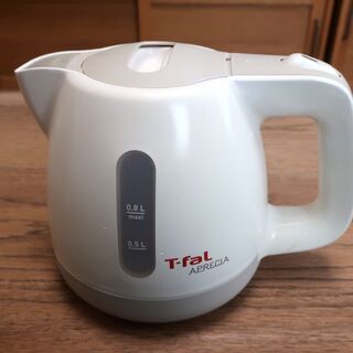 白い電子ケトル（T-fal）を無料でお譲りします