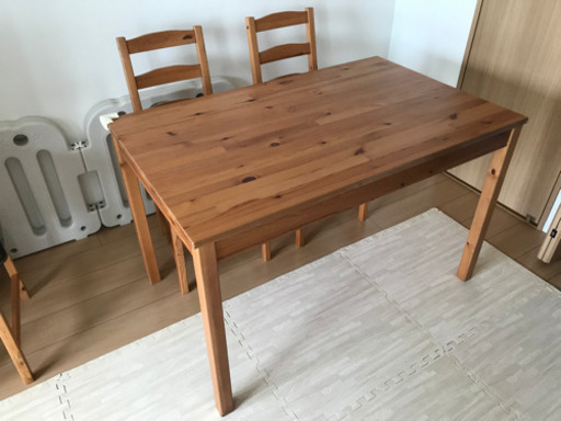 IKEA テーブルと椅子4脚