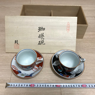 【新品】【定価11000円】有田焼　色彩山茶花ペアコーヒー碗皿