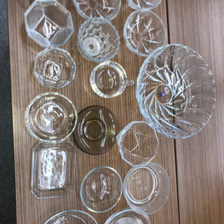 ５、昭和レトロ　ガラスの食器　使用状況不明