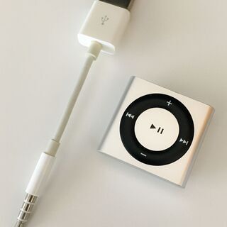 Apple iPod shuffle (第 4 世代)  2GB...