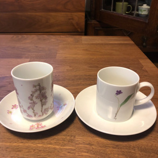 【ネット決済】花柄のコーヒーカップと桜柄の湯呑みのセット