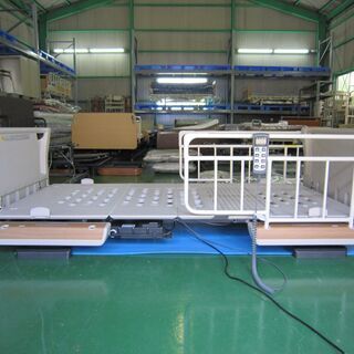 【中古】パラマウント介護ベッド　楽匠Z　3モーター（マットレス、手すり2本セット）