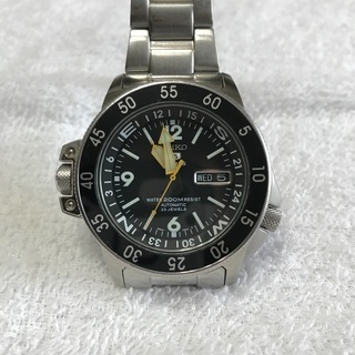 SEIKO 5 SPORTS