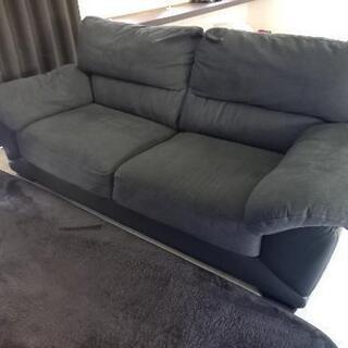 ３人掛けソファー   かなりの美品