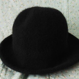 黒ニット帽子