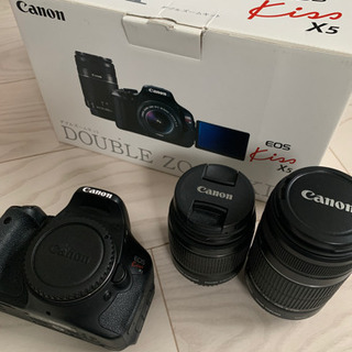 Canon DOUBLE ZOOM KIT レンズ追加でもう一個ついてます